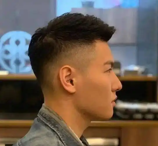 男生今年试试这些流行短发,干净又利落又有型