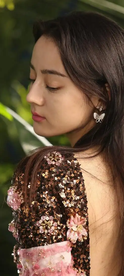 无美颜无滤镜的迪丽热巴