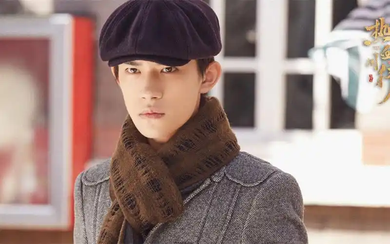 《热血同行》易烊千玺新造型曝光,阿易剪短发更显成熟帅气_哔哩哔哩