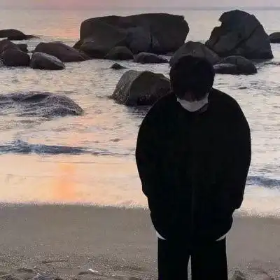 口罩男生侧脸帅气的真人头像 成熟阳光真实的口罩男生头像_男生头像