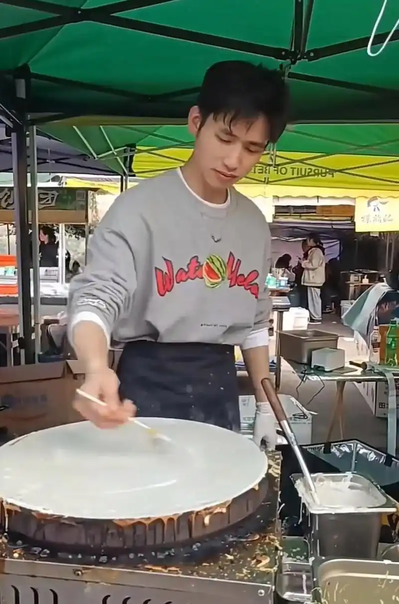 听周杰伦音乐会的男生,28岁溺亡!真名引人争议!