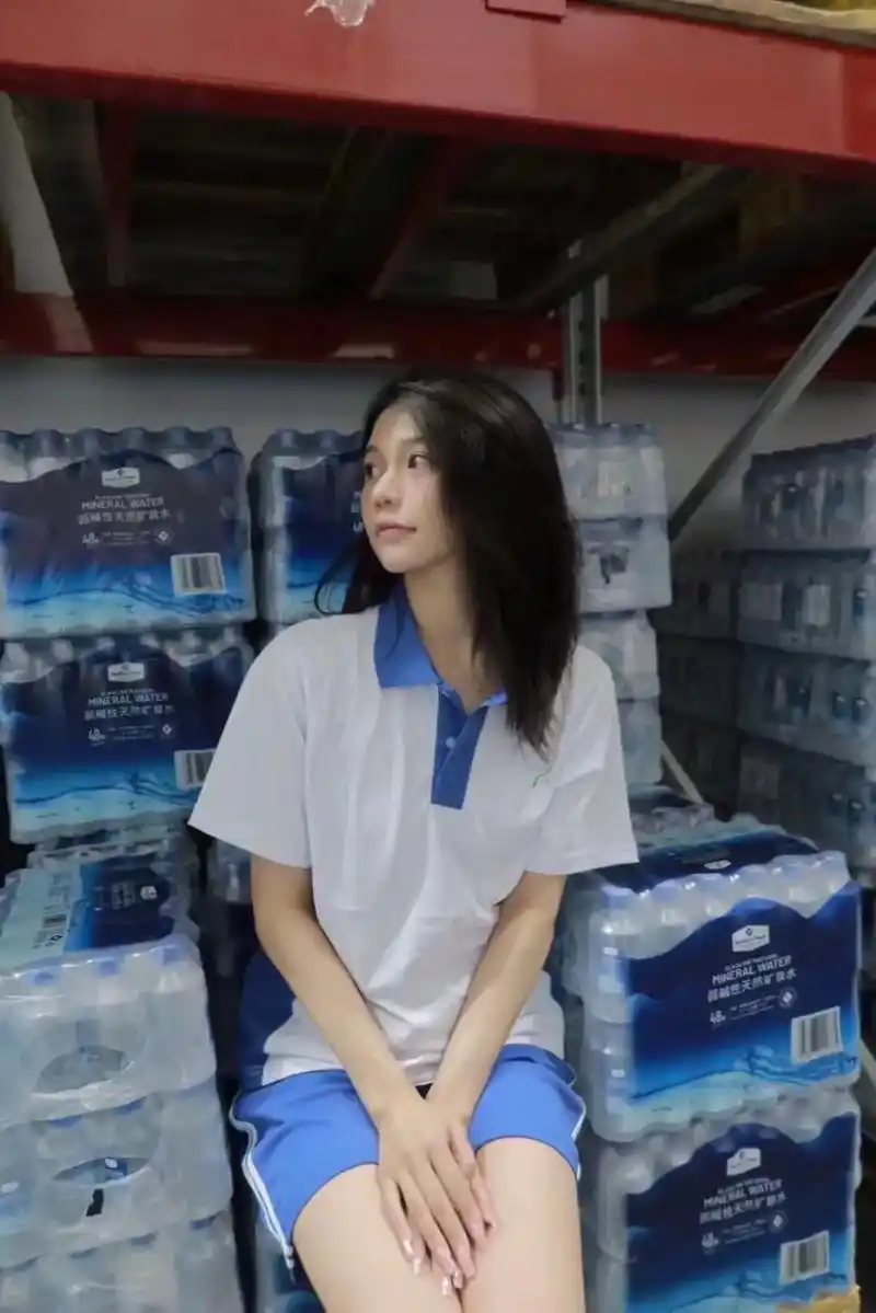 分享照片 #美女 #校服 - 抖音