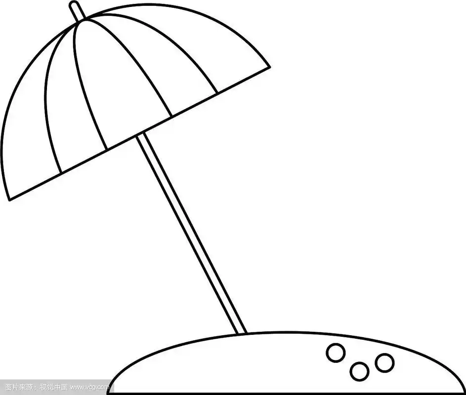 沙滩上的太阳伞黑白相间