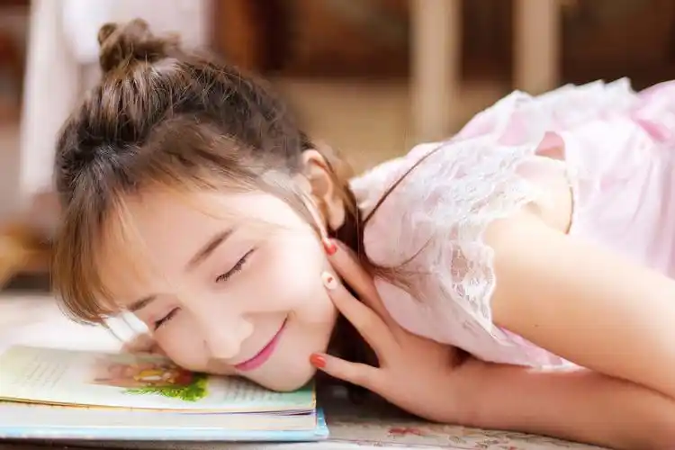 你的眼睛会笑美女图片