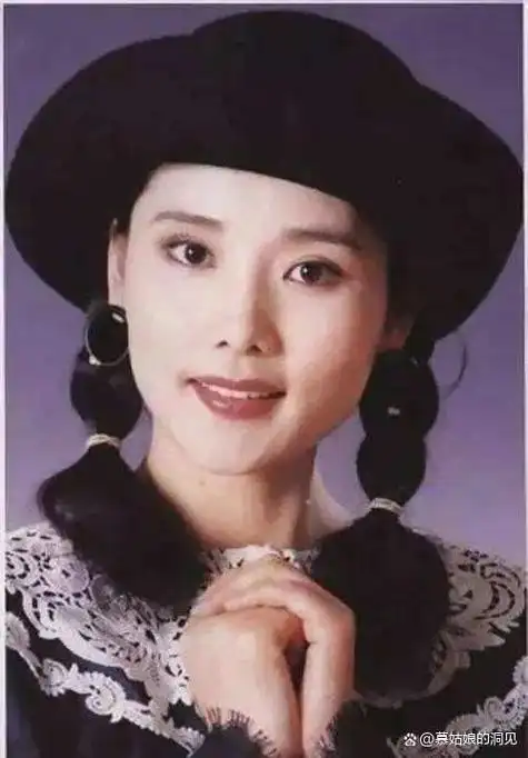 从小被母亲抛弃,从影37年后终获奖逆袭,何赛飞选男人的眼光,赞