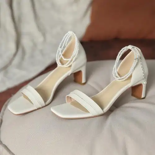 凉鞋女夏2021年新款时尚串珠粗跟一字带仙女风露趾舒适气质高跟鞋