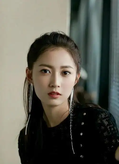 陈钰琪明星壁纸(42)_网易订阅