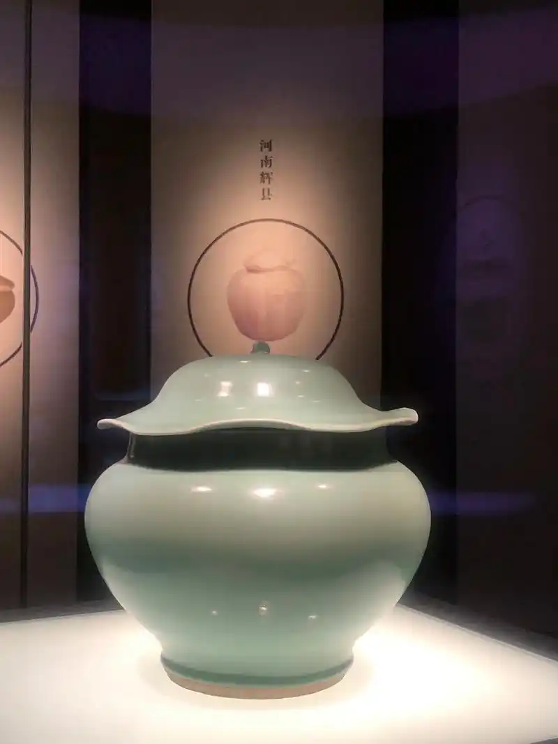 南宋晚期最精美的龙泉青瓷 四川宋瓷博物馆.1991年在遂宁金 - 抖音