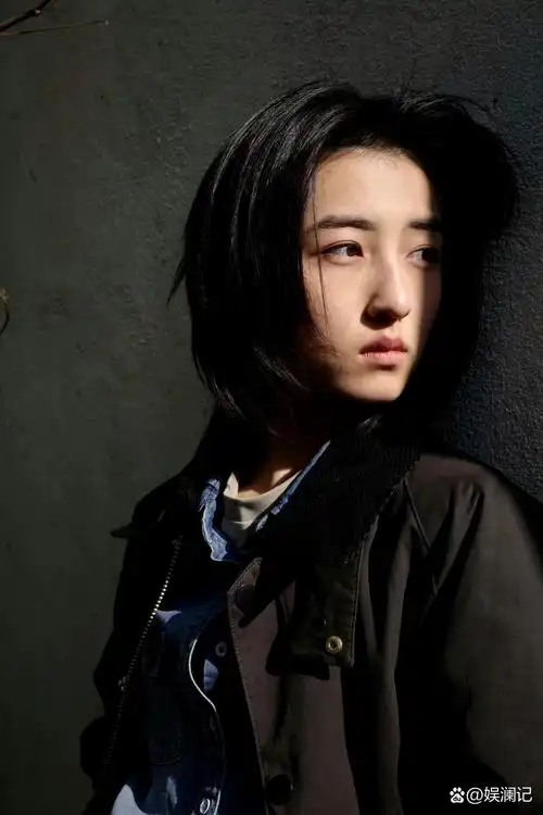 张子枫工作室开除粉丝后援会,她不走流量不割韭菜完全不靠粉丝