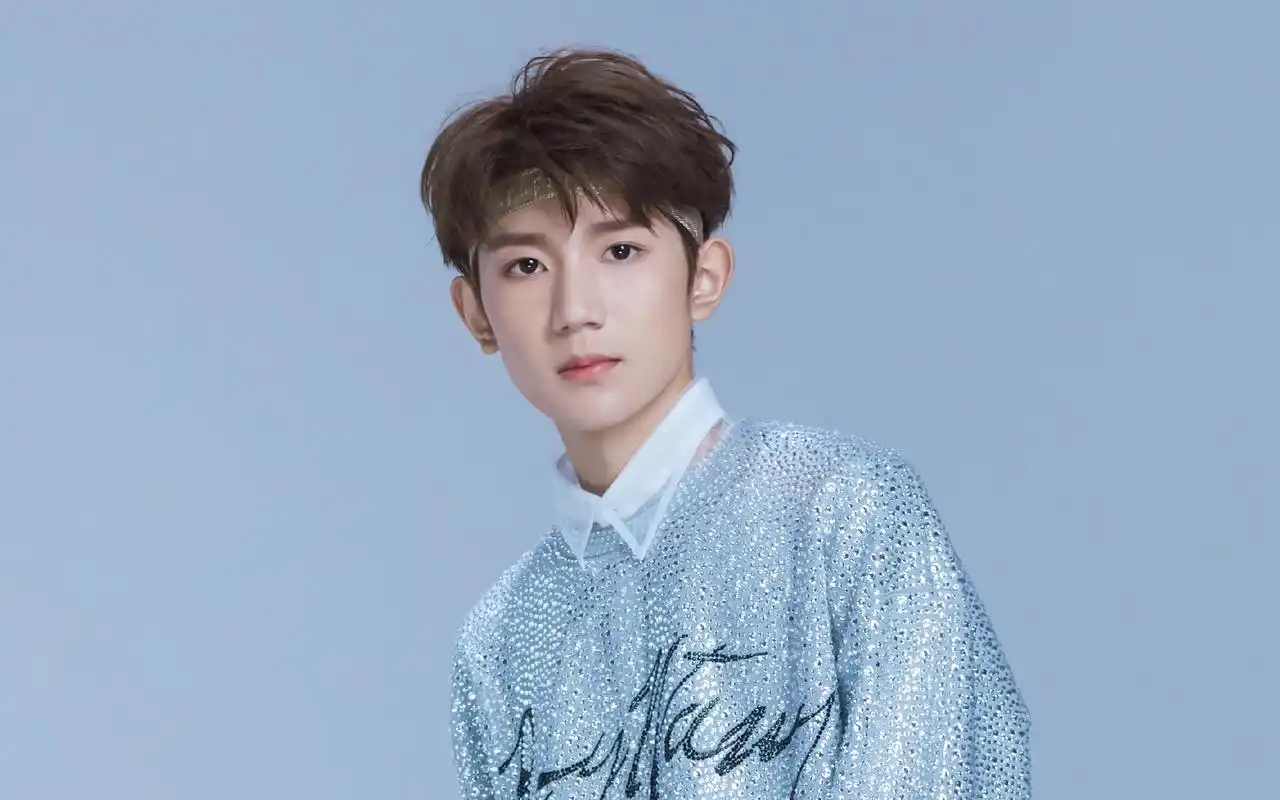 王源生日会帅气写真高清图片桌面壁纸