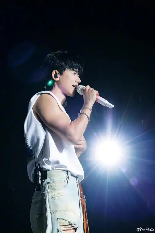 张杰海南新公司成立#企查查app显示,近期,星耀行星文化传媒(海南)