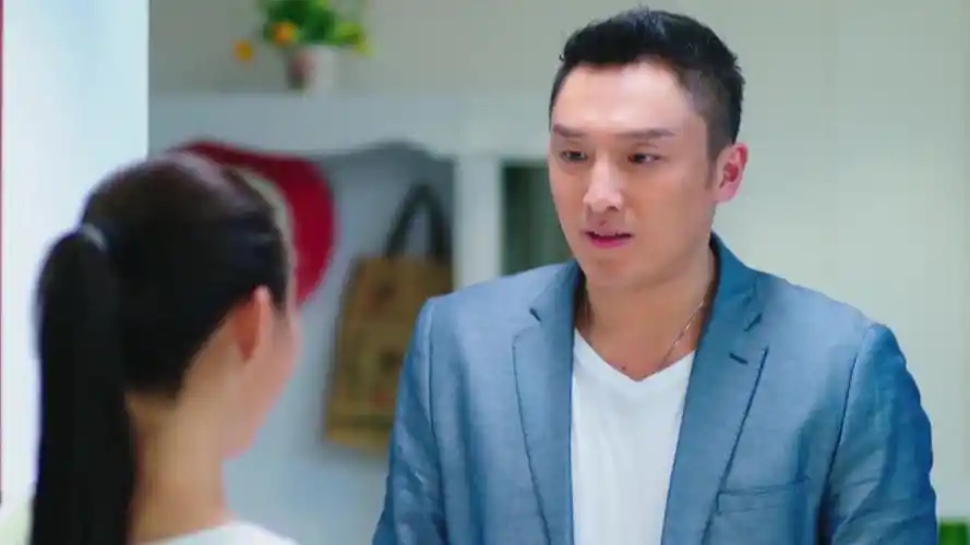 家庭秘密洪一平得知钱被黄顺利拿走表示很惊讶