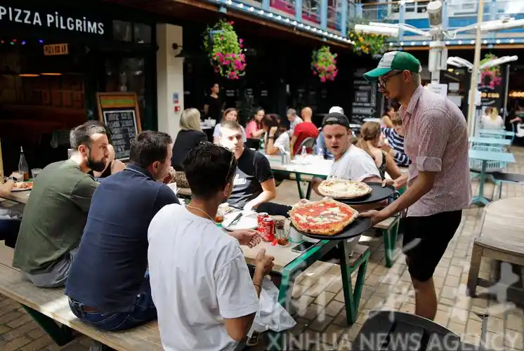 英国鼓励民众外出用餐