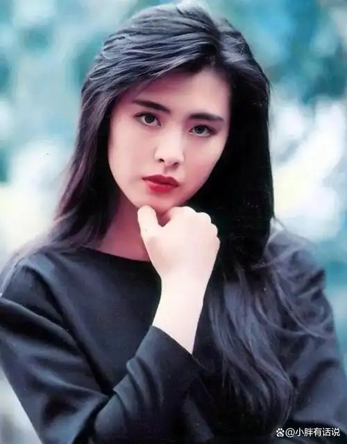 57岁的王祖贤仍是冻龄美人,这才是女生们该羡慕的样子!