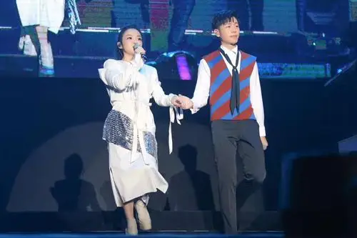 徐佳莹《最初的记忆》获赞 与韦礼安玩freestyle梗