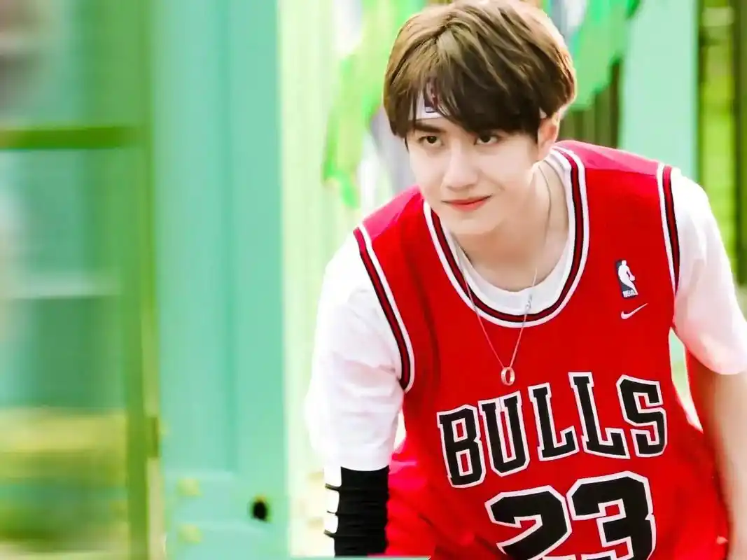 阳光帅气大男孩,太绝了!@uniq-王一博 #神图壁纸  - 抖音