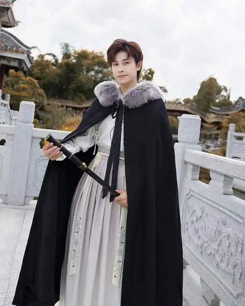 卡辑原创汉服男古装全套中国风长款刺绣斗篷冬季加绒连帽保暖披风内搭