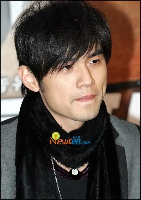 周杰伦这种刘海和鬓角怎么剪的?