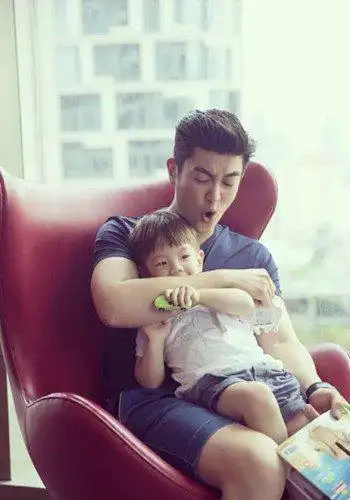 霍思燕儿子嗯哼撞脸胡一统 , 妈妈是超人3嗯哼呆萌可爱狂圈粉