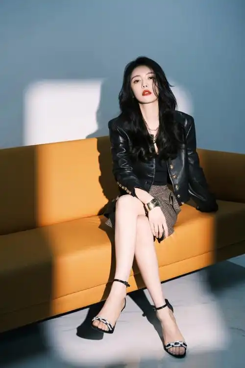 蔡文静超话百分百的酷,助力百分百的快乐!