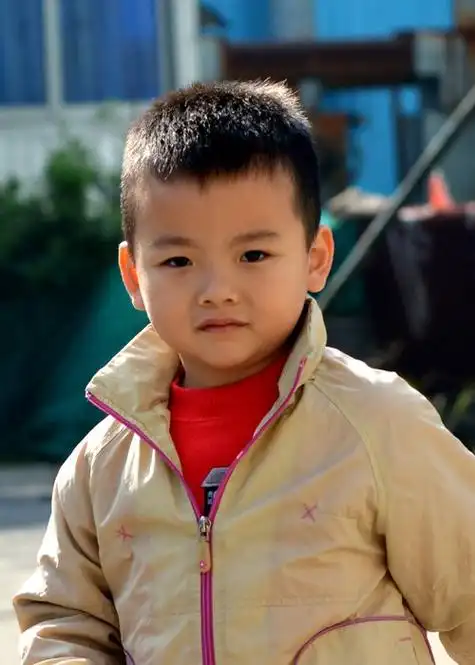 男宝理发造型图片大全调皮小男孩适合的短头发