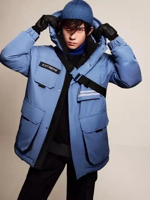 波司登携手品牌代言人易烊千玺开启风衣羽绒服新篇章,三大升级,六大