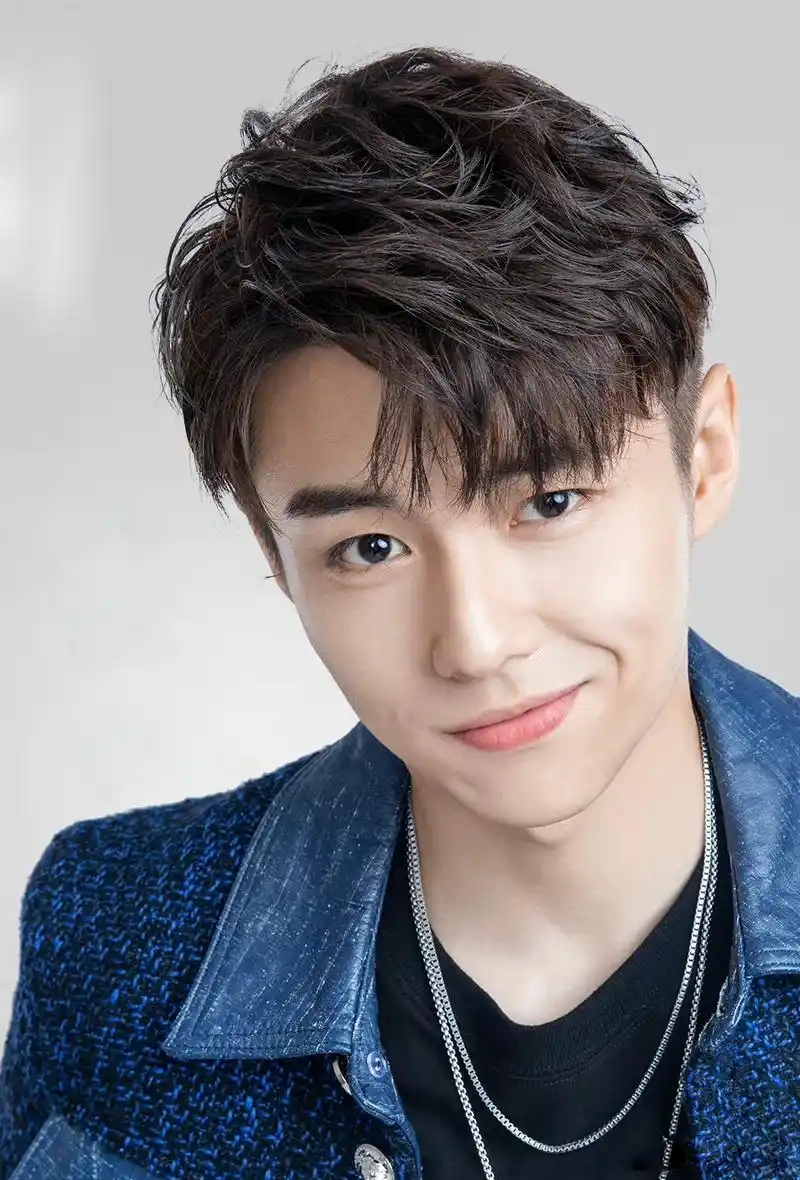 年轻帅气,业务能力强,奈何这四位男明星"输"在身高上