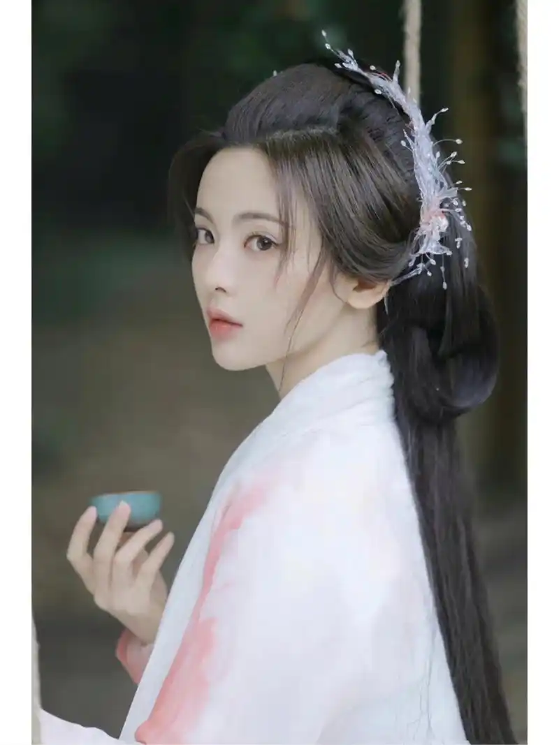 杨超越的古装造型