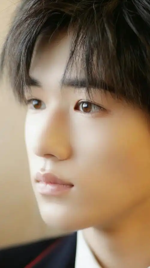 我叫暴暴呀:清澈的眼睛,一直都是#宋亚轩 #许多年前你有一双清澈的