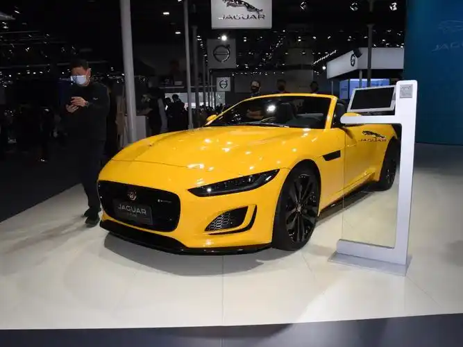 捷豹 捷豹f-type 2022款 p300 敞篷版 r-dynamic black