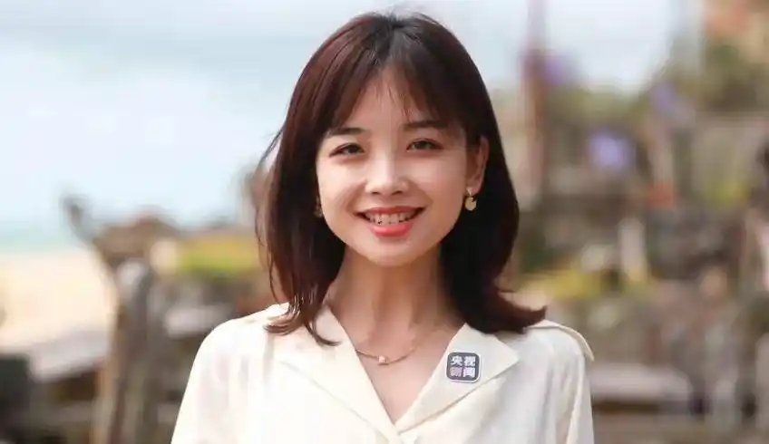 王冰冰是央视的一个外景记者,为什么这么火呢?_感觉_初恋_视频