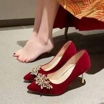 婚纱鞋结婚新娘鞋23新款不累脚礼服敬酒鞋细跟红色高跟酒红色6厘米35