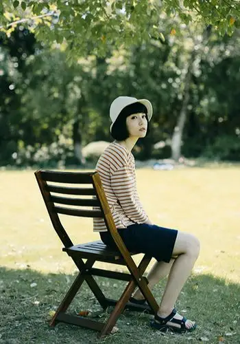 干净 日韩 女生 森系 森林 小清新 清秀 长发 头像 壁纸 唯美 安静