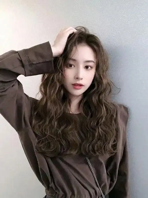 法式蓬松慵懒甜美蛋卷头