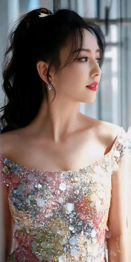 佟丽娅最新写真