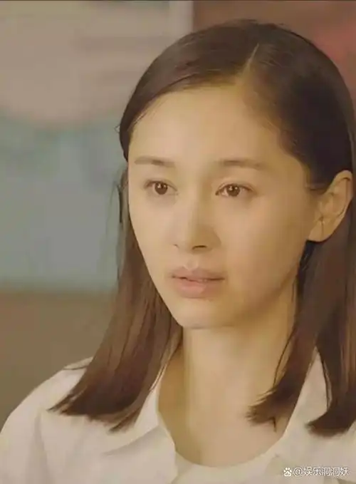 最近,王子文在社交网络上发布了一张撩起衣服露出妊娠纹的照片,该照片