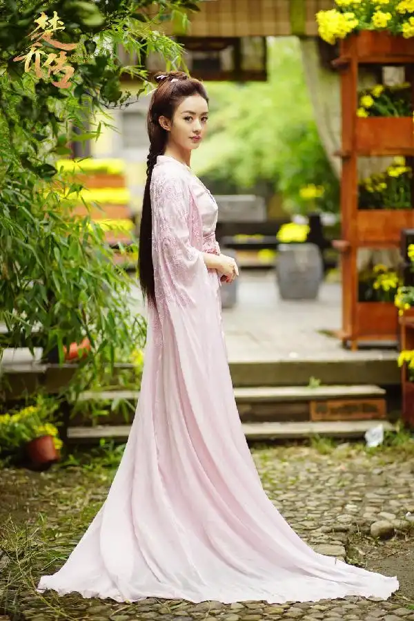 比起赵丽颖杨幂热巴早期影视剧的古装美女也很惊艳