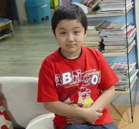 《家有女儿》小雨,如今23岁的他减肥成功,出演新剧帅到认不出_尤浩然