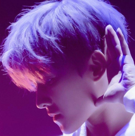 杨洋新发型撞脸易烊千玺?不重要,看看朱正廷……是在下输了!