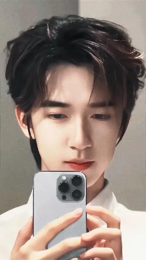 丈夫(可以换新壁纸了)  #贺峻霖有点臭屁##贺峻霖被自己帅到了