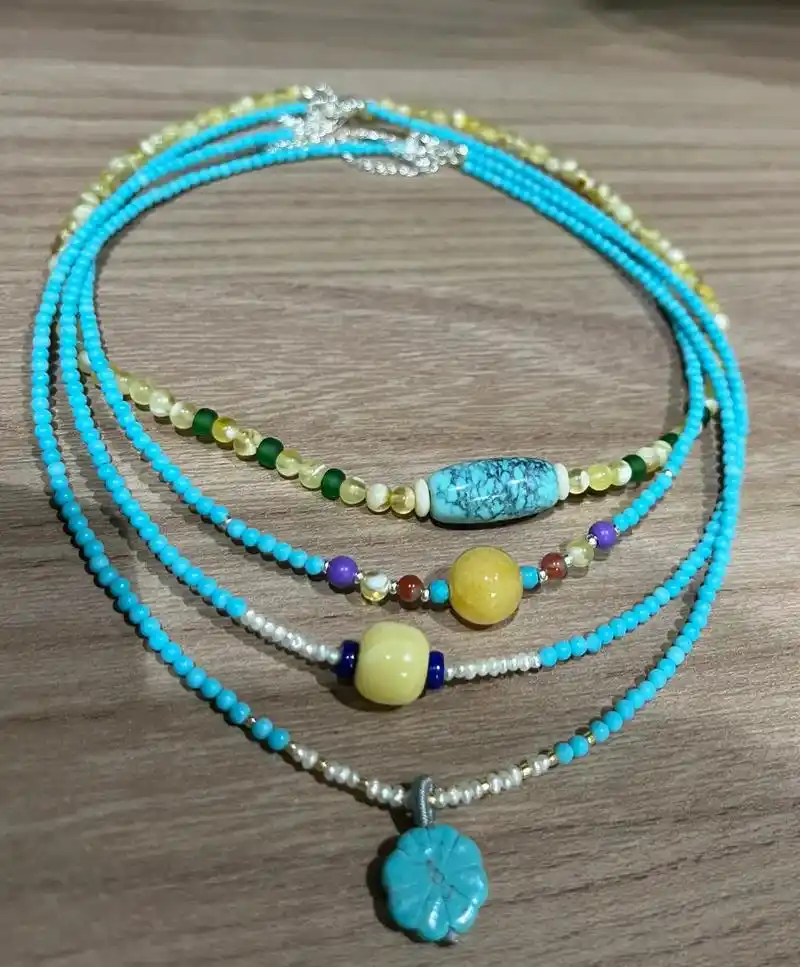 [让我看看]今天绿松小米锁骨链一口气做 - 抖音