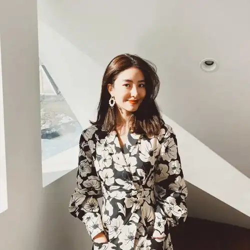 杨采钰 自调头像拿图吱一声谢谢 禁二传