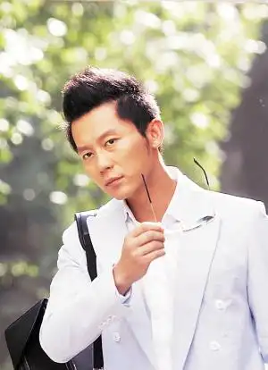 李晨向往二人世界拒绝隐婚(图)