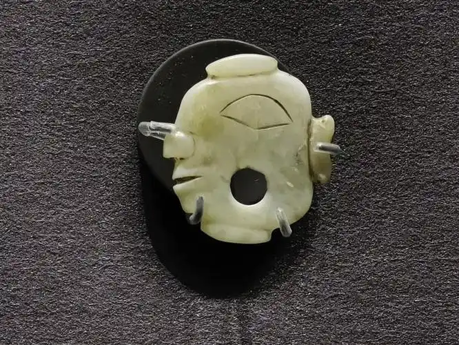 石峁遗址中出土的玉人头