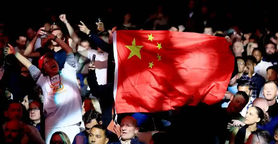 (体育)拳击-张志磊再胜乔伊斯 捍卫重量级过渡拳王金腰带_新华社_李颖