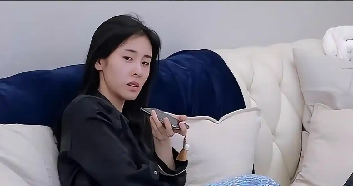 "全能女神"张碧晨:音乐歌坛的灵魂人物,素颜晒自拍引网友热议