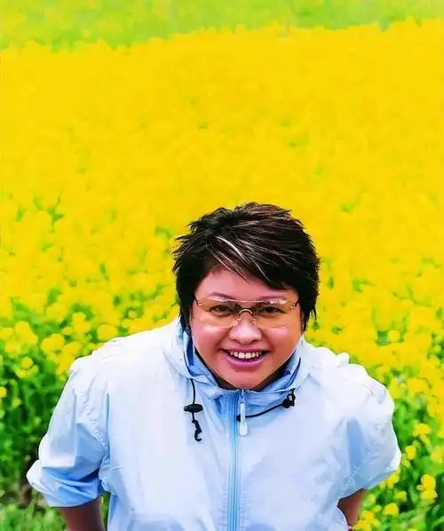 北京时间11月2号下午,中国著名女歌手韩红最新消息!