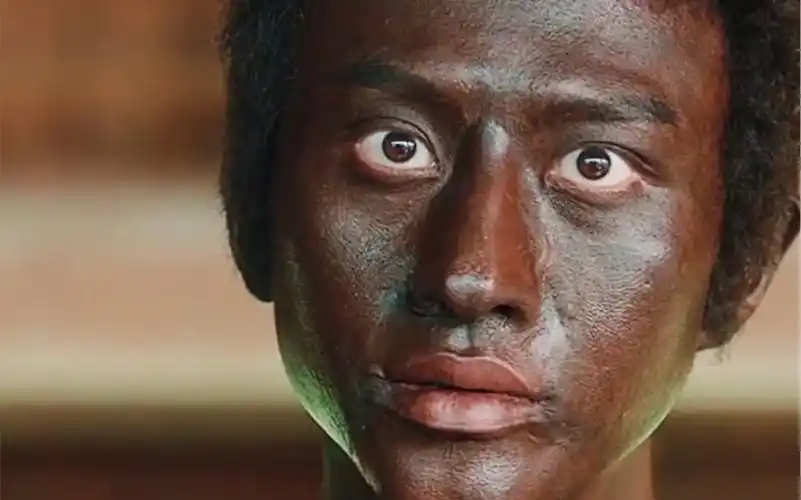 明明可以靠颜值,非要靠搞笑