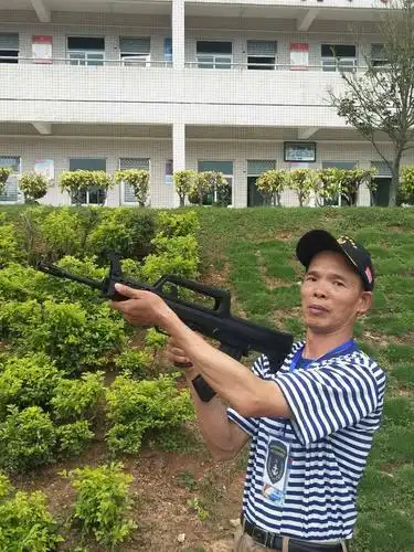 老兵欢聚虎门沙角庆祝海军70华诞