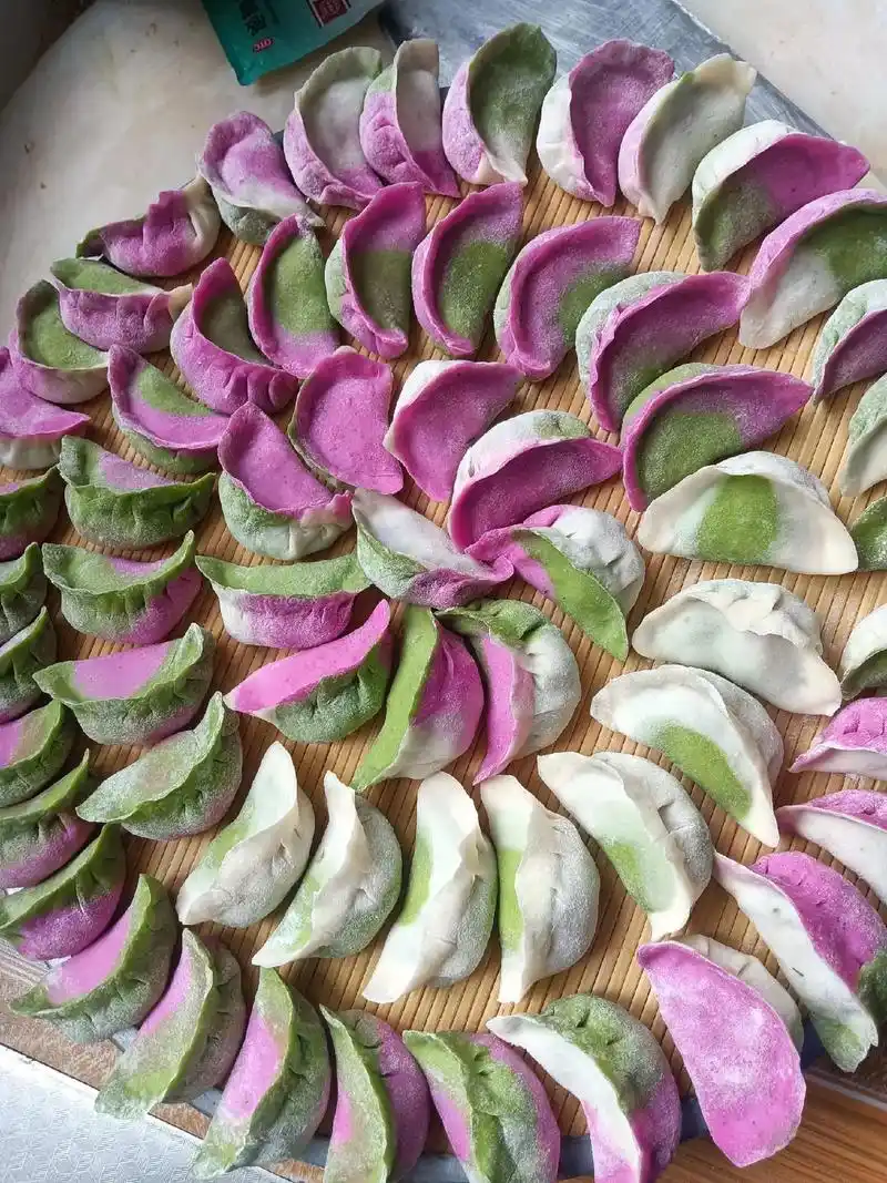 彩色饺子 #彩虹饺子 ,要不人人都想当老板,还是当老板好哇 - 抖音